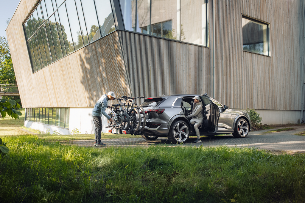 Thule EasyFold 3 - skládací nosič kol na tažné zařízení pro 3 kola (945100)