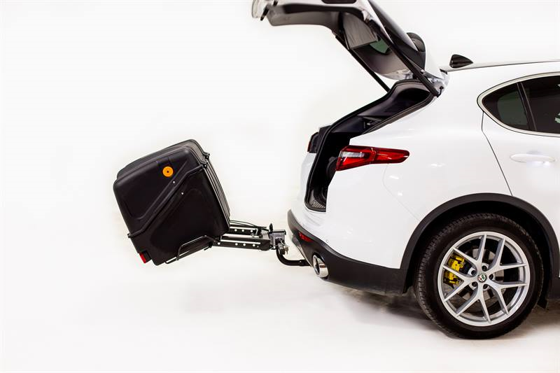 Towbox V1 Black Edition - box na zavazadla montovaný na tažné zařízení