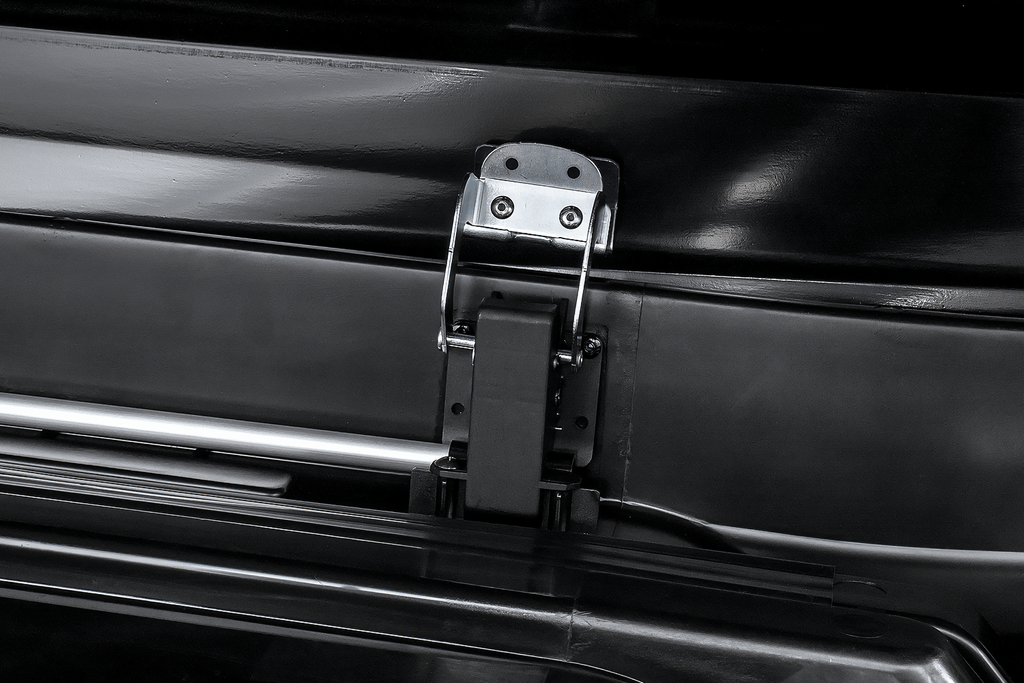 Střešní box Inter Pack Skugga L 660, lesklá černá