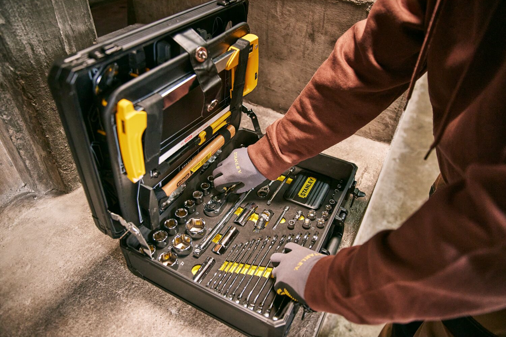 Servisní sada STANLEY STMT98109-1, kufřík s nářadím, 142 dílů