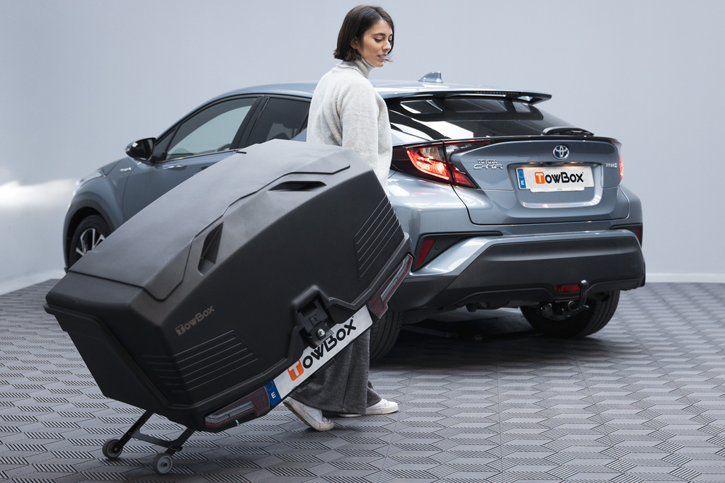 Tažné zařízení Alpha urban black - box na zavazadla montovaný na tažné zařízení