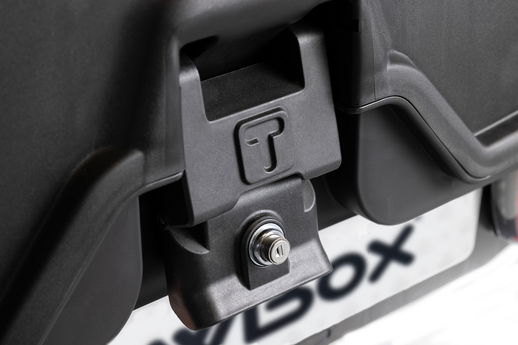 Tažné zařízení Alpha urban black - box na zavazadla montovaný na tažné zařízení